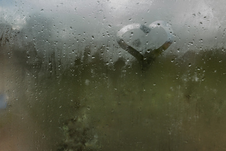 悲伤的雨水