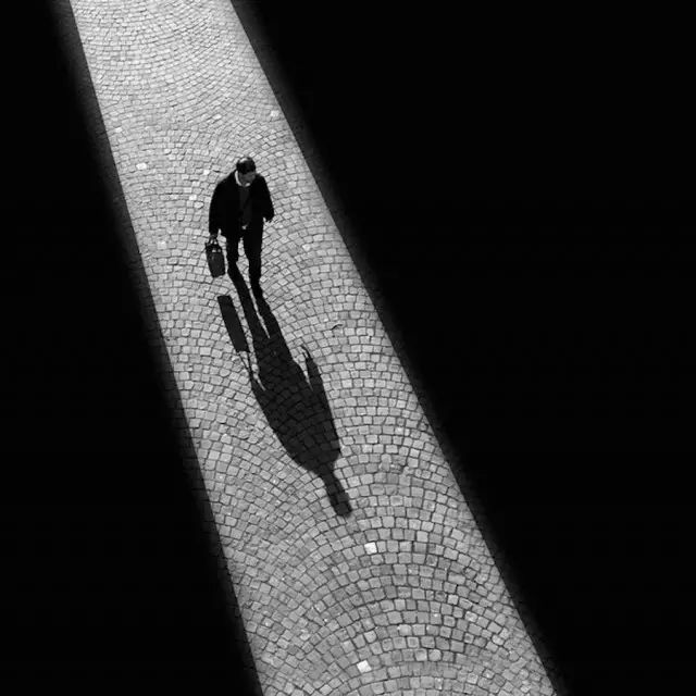 黑白画映